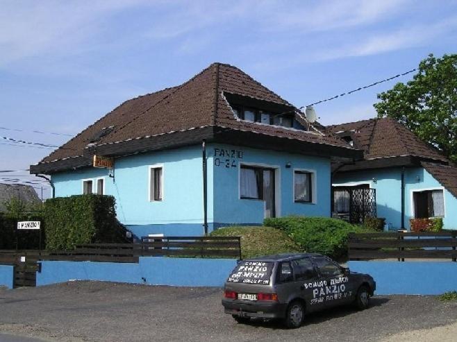 Bed and Breakfast Domino Panzio Székesfehérvár Exterior foto