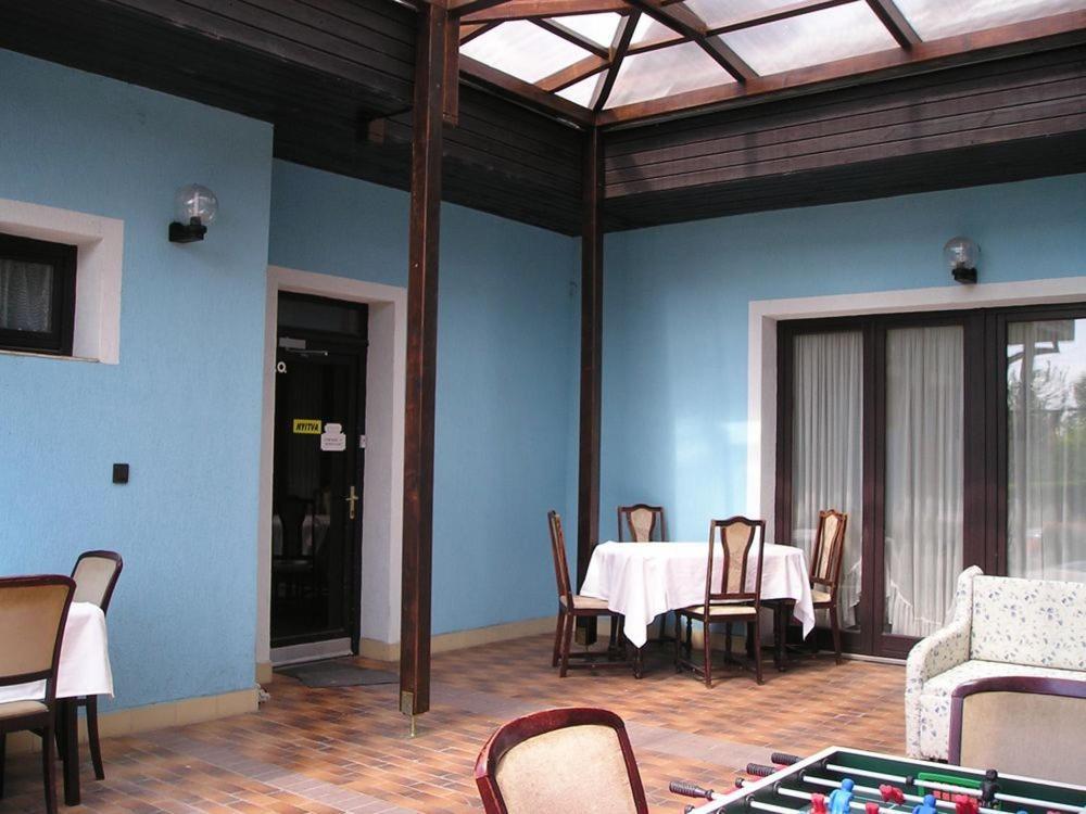 Bed and Breakfast Domino Panzio Székesfehérvár Exterior foto